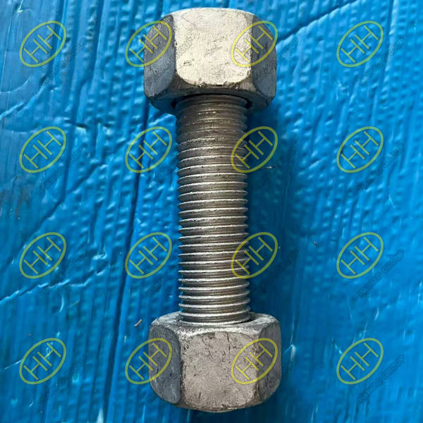 Hot-dip galvanized ASTM A193 B7 stud bolts with ASTM A194 Grade 2 heavy hex nuts supplied by Haihao Group