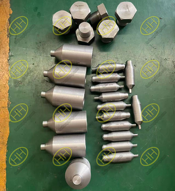 Custom carbon steel pipe fittings including nipple, threaded boss and plug manufactured by Haihao Group