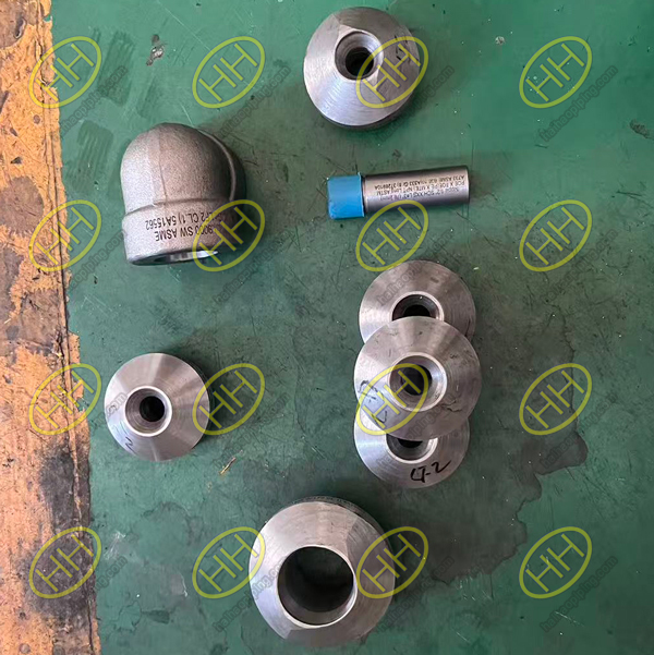 ASTM A350 LF2 CL1 forged fittings, MSS SP97 reinforced branch outlets, ASME B16.11 socket weld elbow and A333 Gr6 nipple shipped to Russian low temp piping project